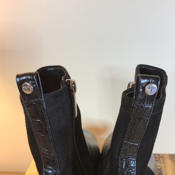 - ♥️ Taryn Rose ♥️…Women’s 7.5…Black Floriana Leather and Suede Ankle Boot… - Picture 9 of 16